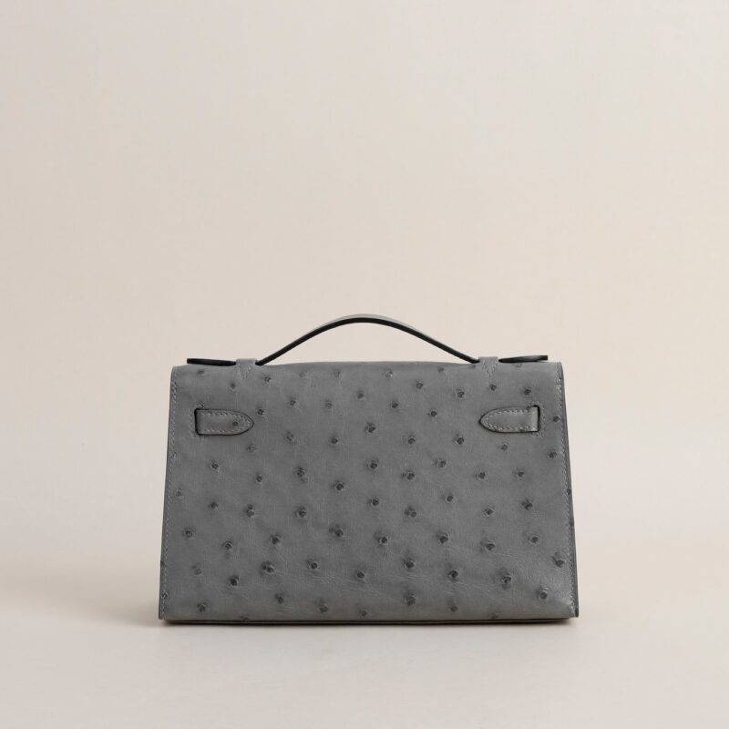 Kelly pochette Ostrich 4Z Gris Mouette PHW