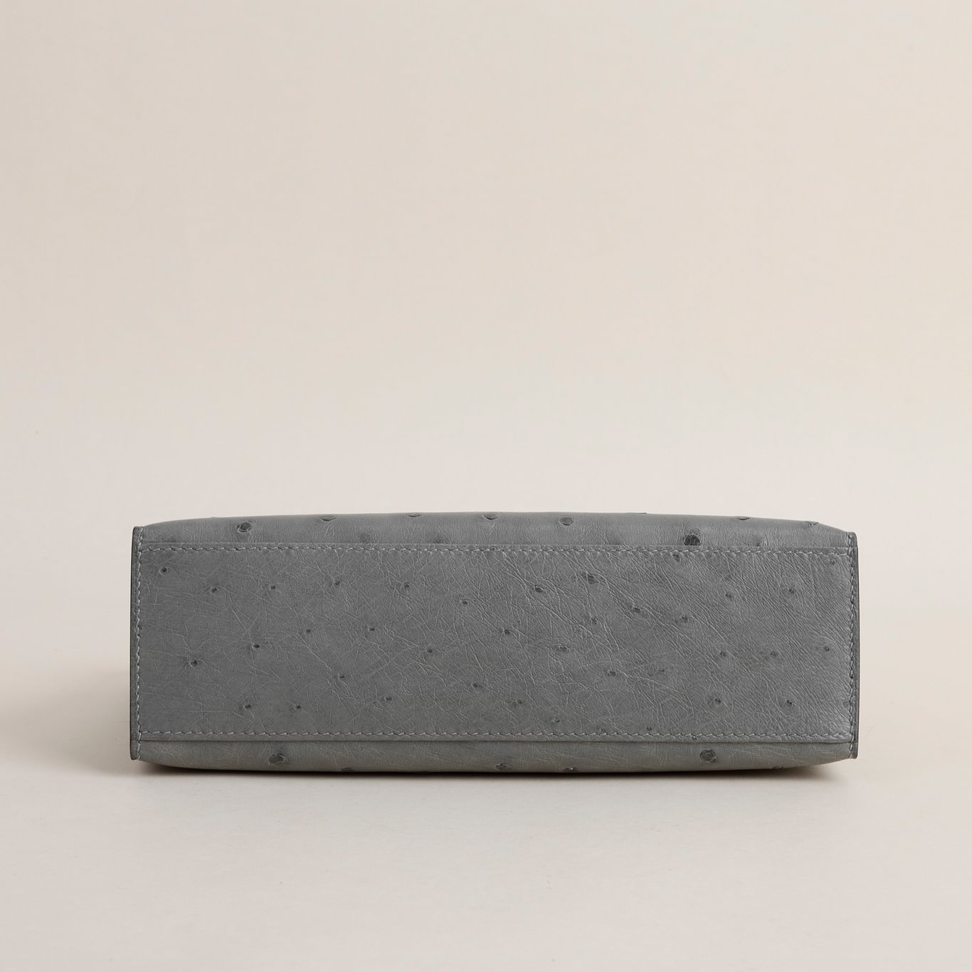 Kelly pochette Ostrich 4Z Gris Mouette PHW