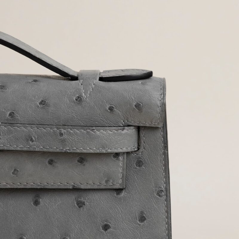 Kelly pochette Ostrich 4Z Gris Mouette PHW